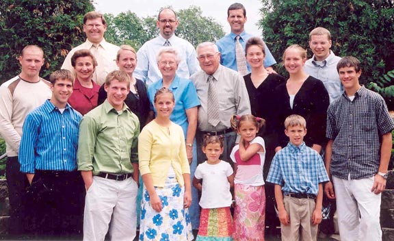 Mavis and Tom Morgan Family photo