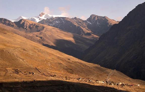 Village, Cordillera Apolobamba